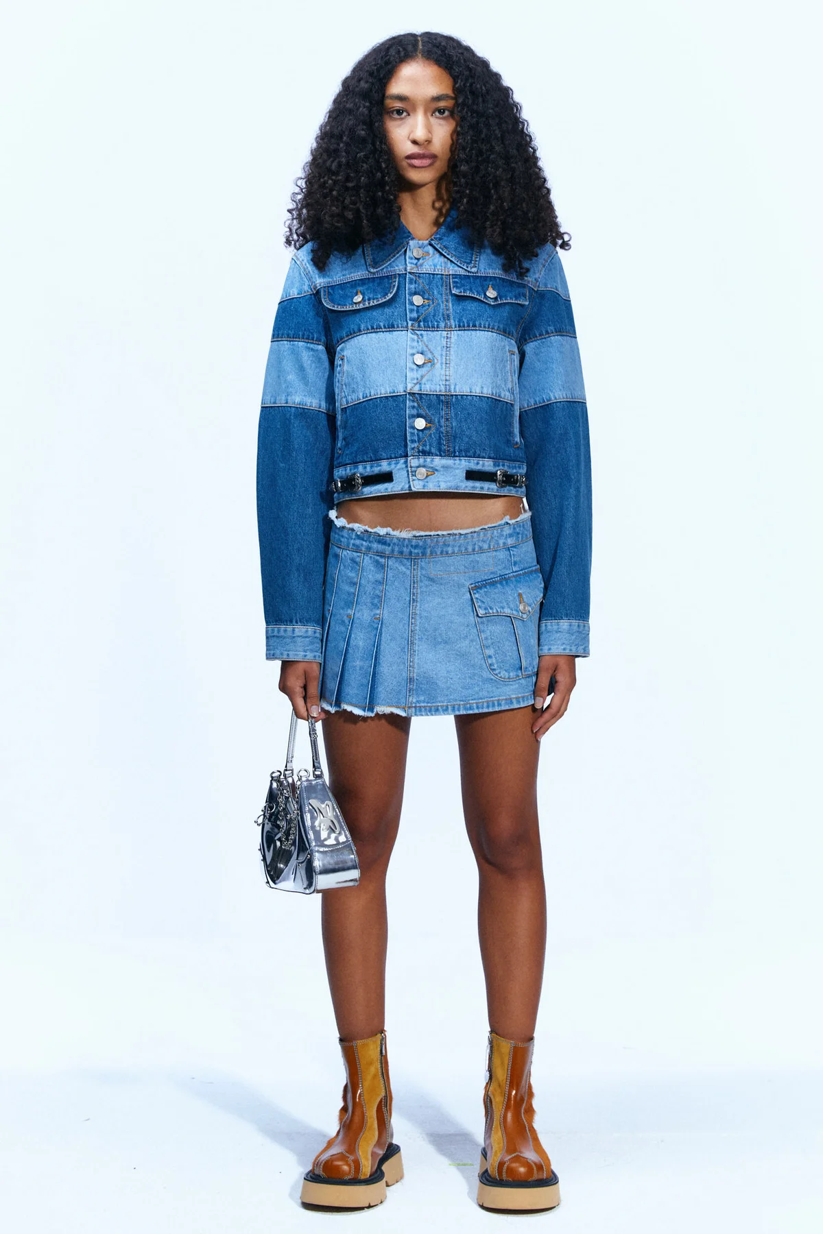RESORT 23 13