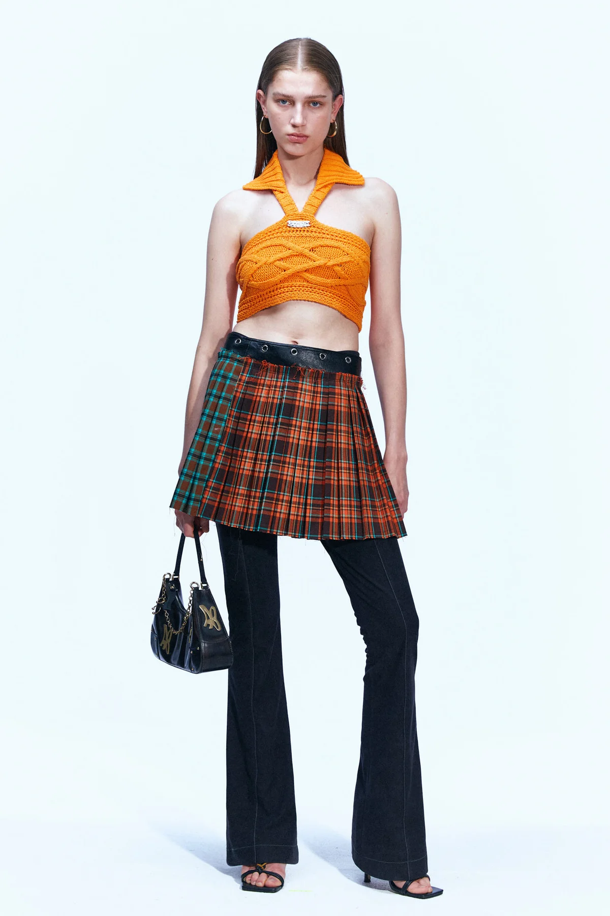 RESORT 23 16