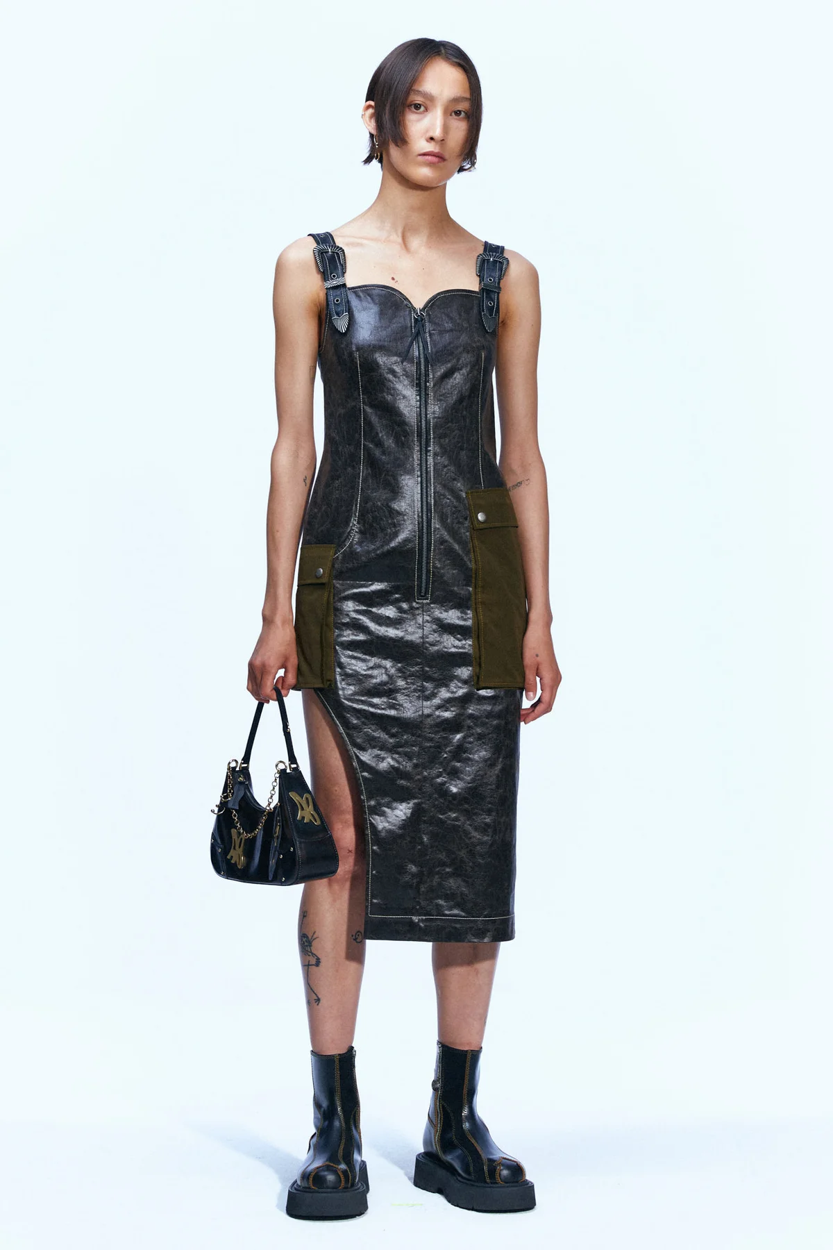 RESORT 23 21