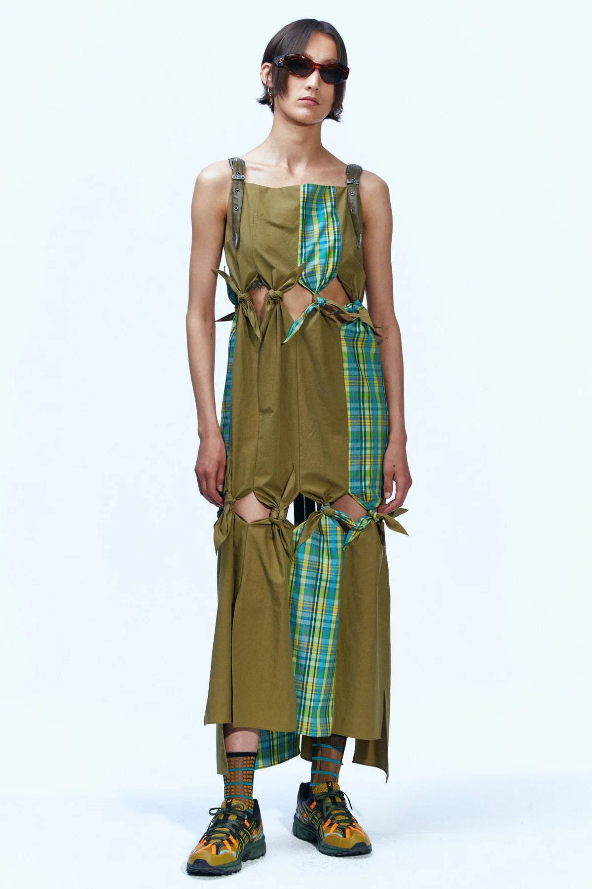 RESORT 23 27