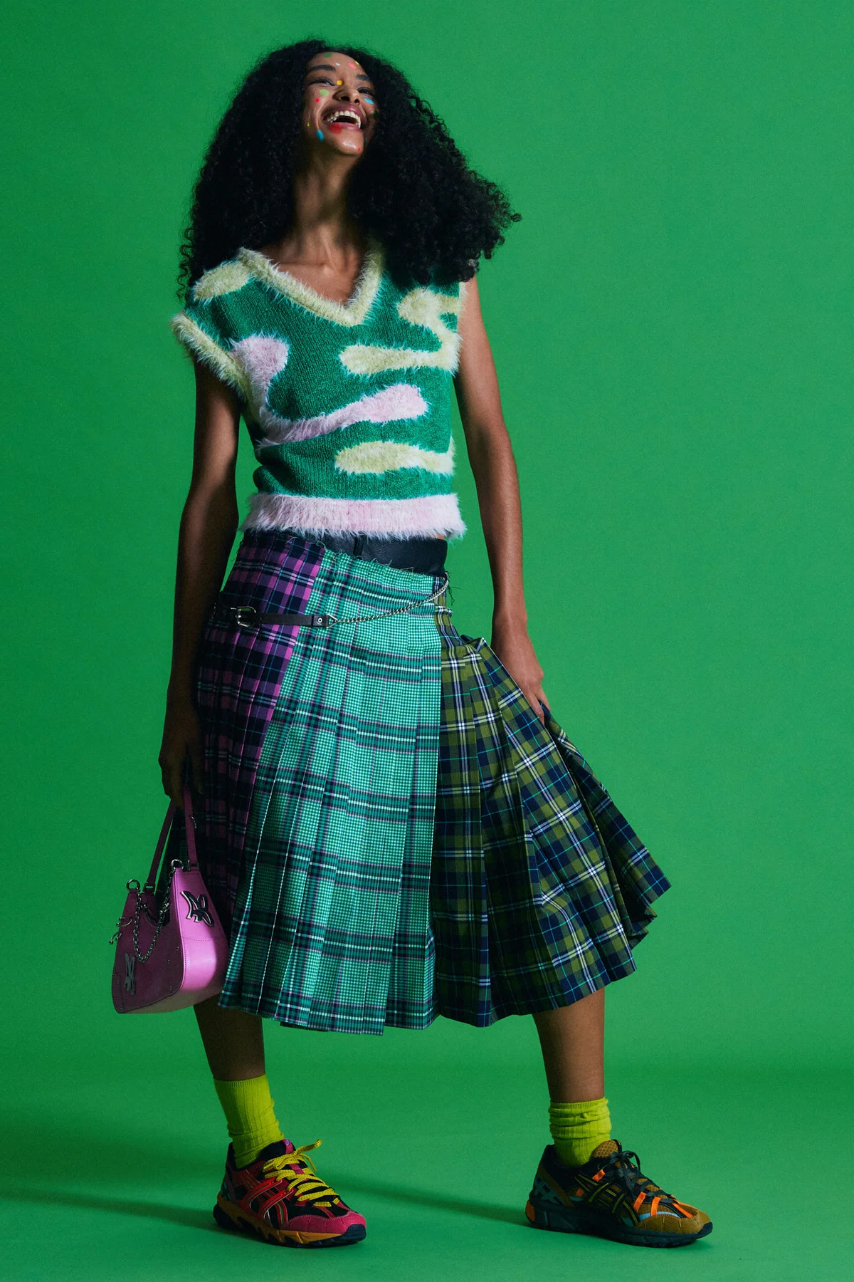 RESORT 23 28