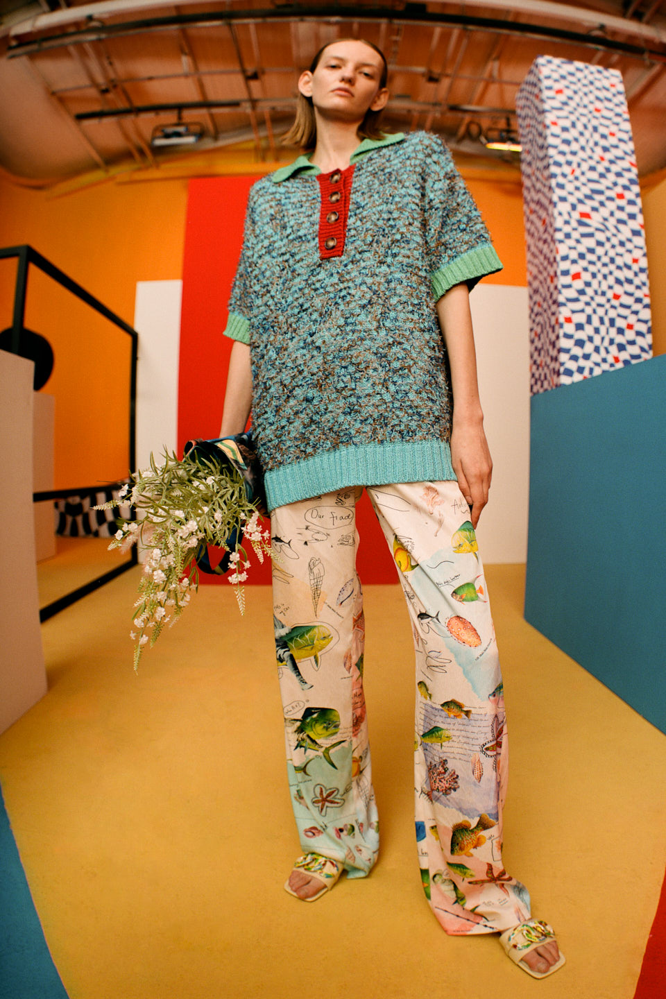 RESORT 22 29